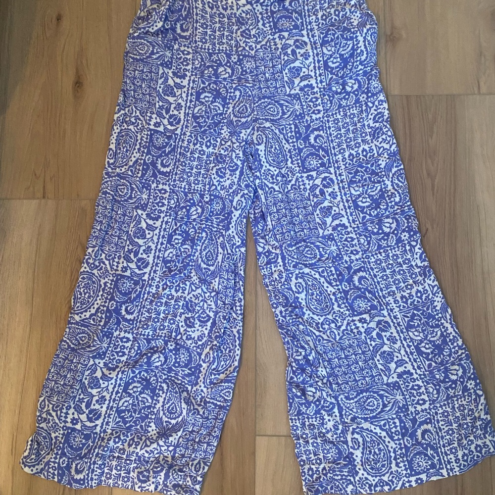 Jessica Simpson Lavender and White Paisley Wide Leg Pants
